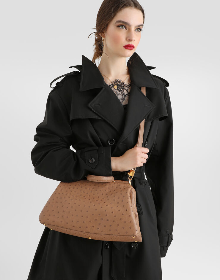 Dolce & Gabbana حقيبة يد Grandma كبيرة من جلد نعامة Dolce & Gabbana حقيبة يد Grandma كبيرة من جلد نعامة متعدد الألوان BB7992B8G31