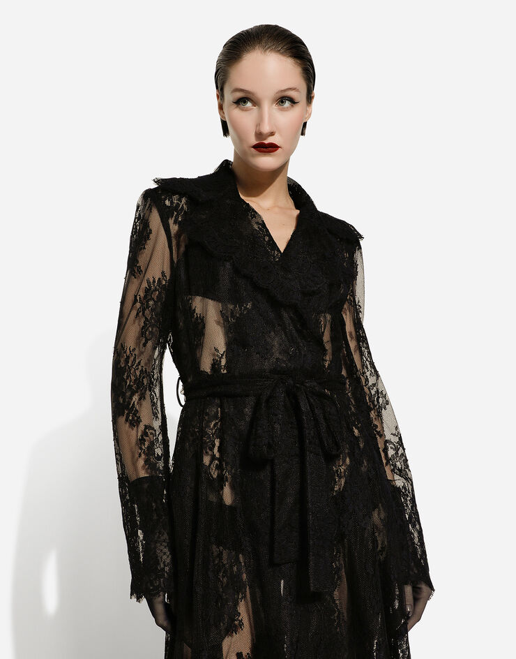 Dolce&Gabbana Manteau en dentelle de Chantilly avec ceinture Noir F0W0KTHLMO7