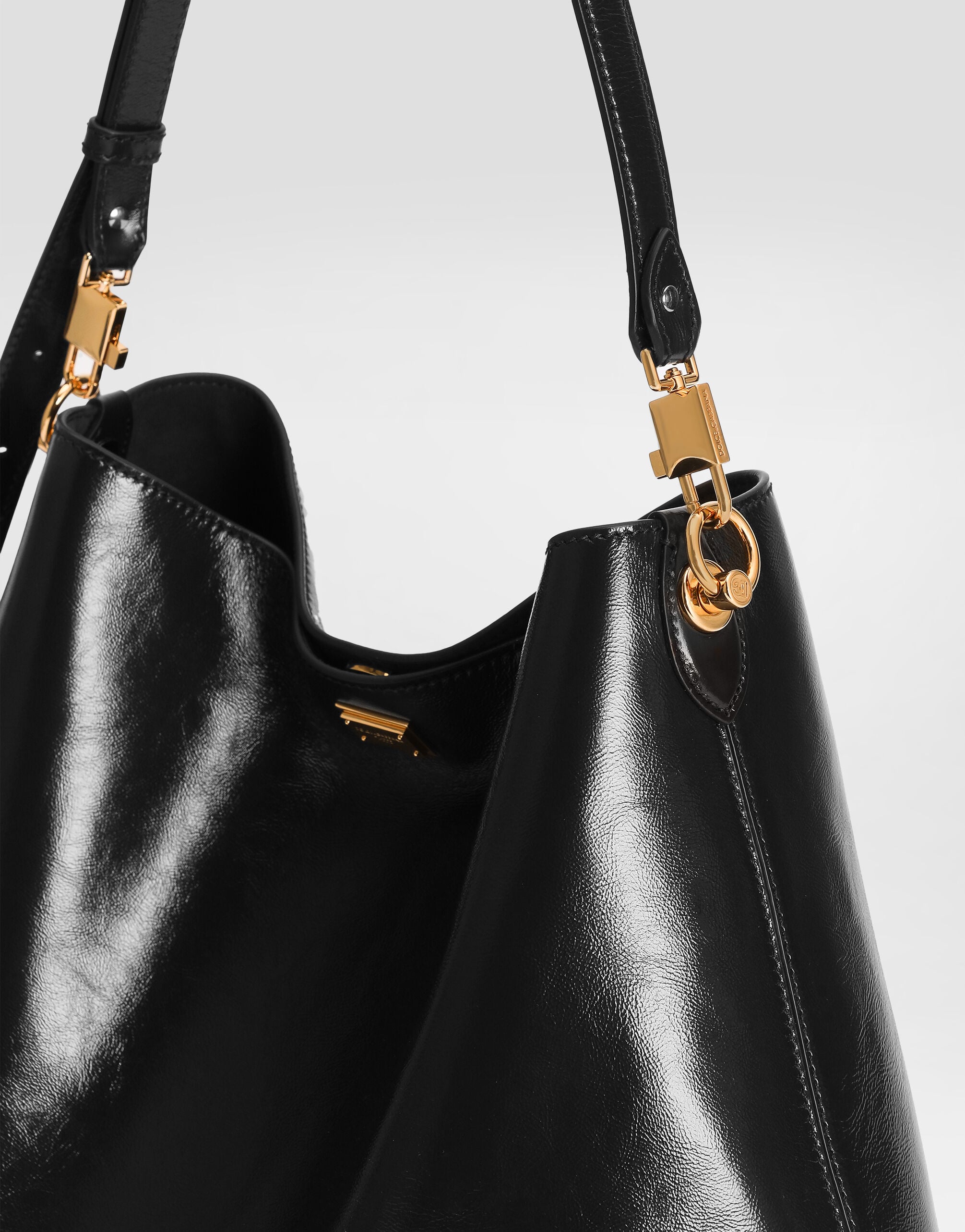Large Vittoria calfskin shoulder bag in Black for Women