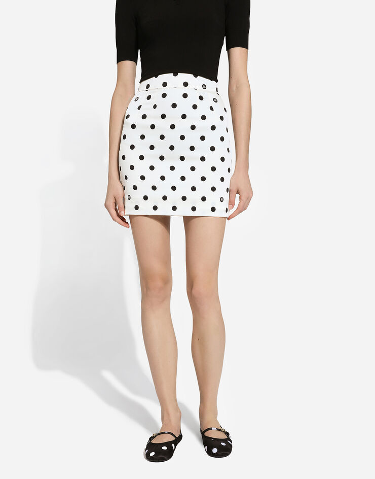 Dolce & Gabbana Short charmeuse skirt with polka-dot print Print F4CWATFSA62