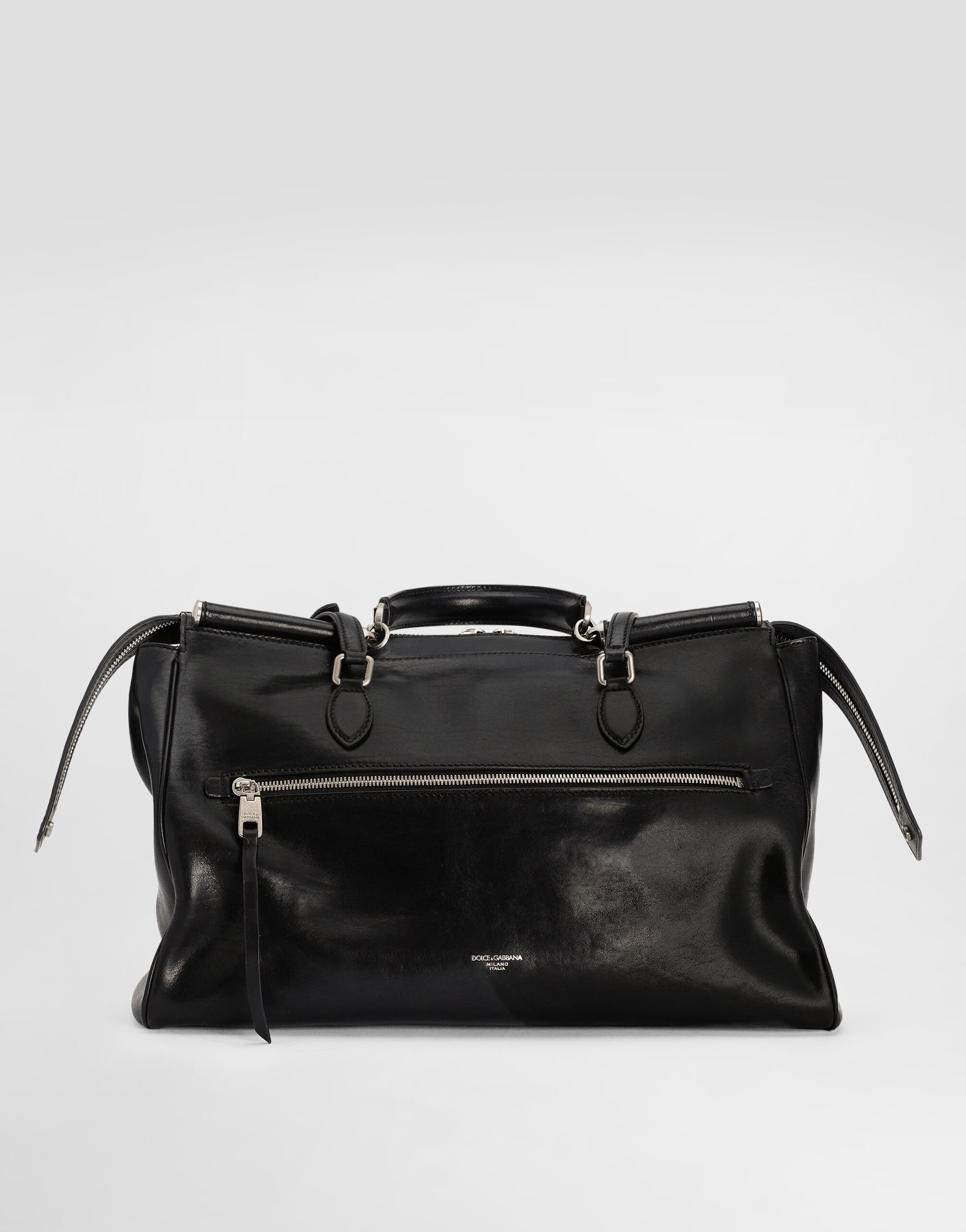 Dolce & Gabbana ブラックレザーボストンバッグ As #DolceGabbana's first bag featuring a zip closure, the Vittoria