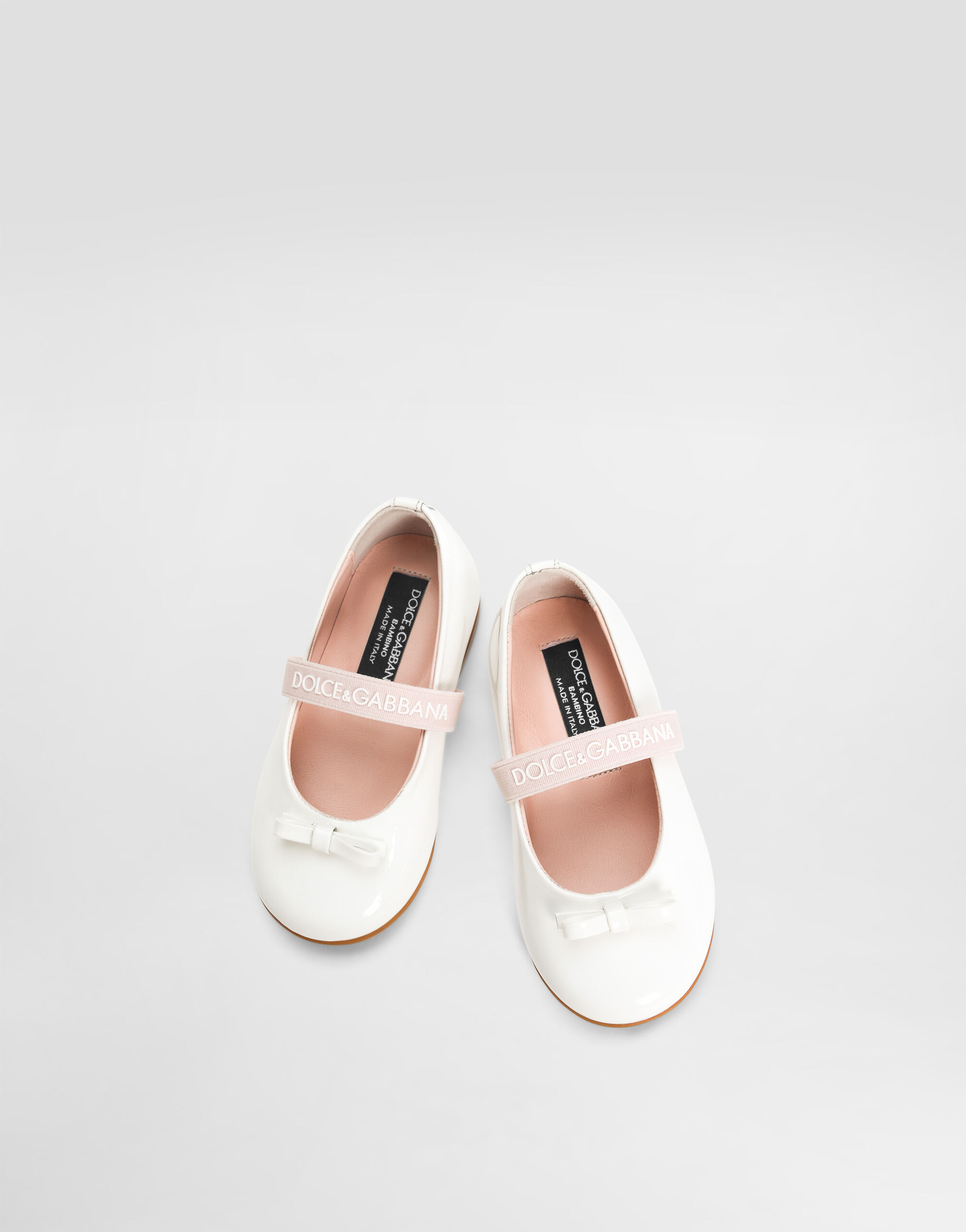 【即発】パテントレザーホワイトバレエフラット Dolce & Gabbana ホワイトのガールズ パテントレザー バレエフラット