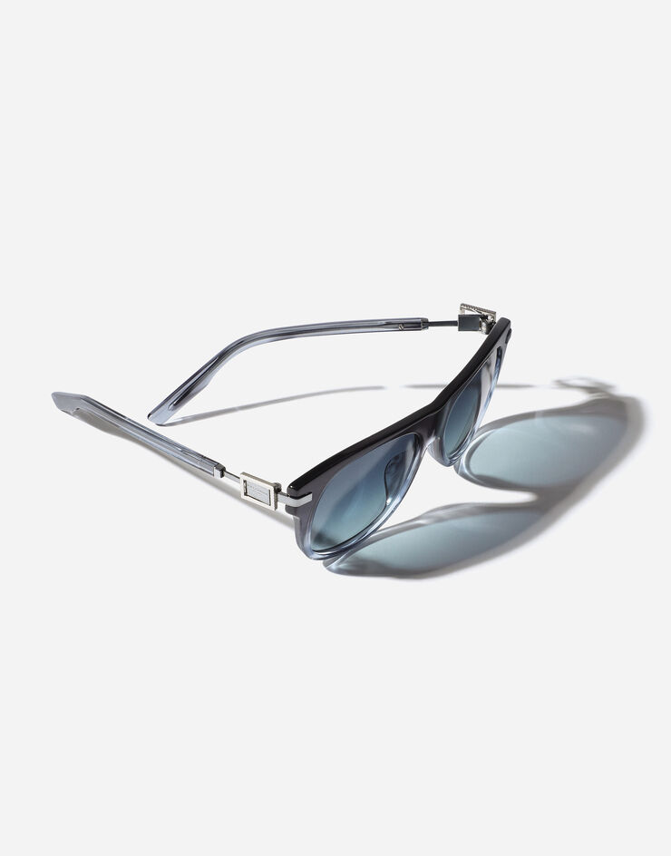 Dolce & Gabbana Metal Plaque Sunglasses Dolce & Gabbana Metal Plaque Sunglasses Gradient striped blue VG4546VP519