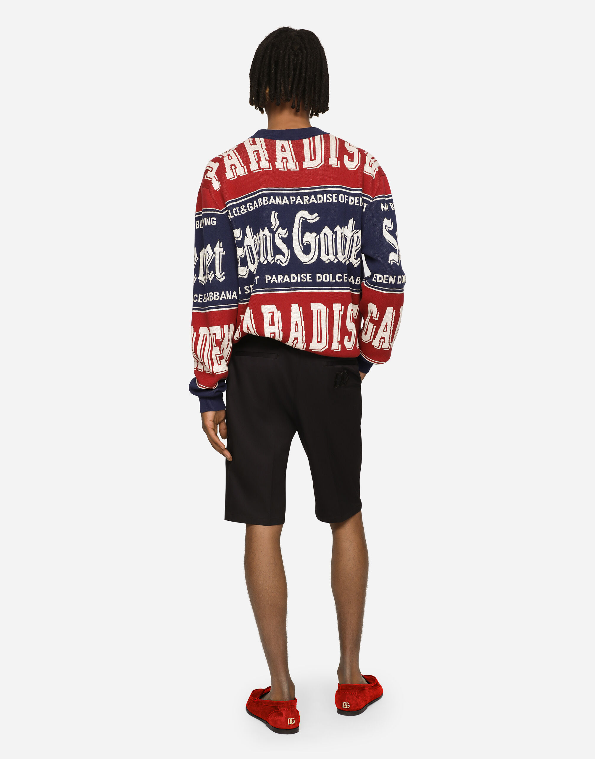 【関税&送料込】Dolce & Gabbana Shorts With Logo Embroidery Cotton jogging shorts with logo print in Black for Men