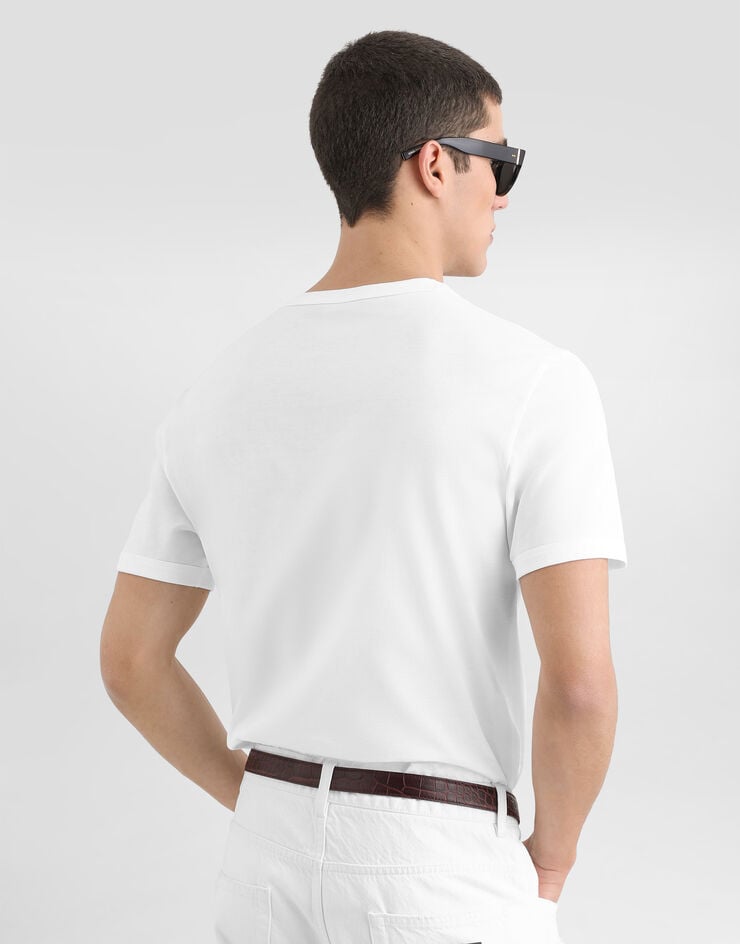 Dolce & Gabbana Cotton t-shirt with logo plate Dolce & Gabbana Cotton t-shirt with logo plate White G8PV1TG7Q1Q