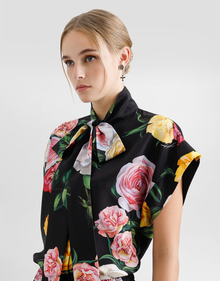 Dolce & Gabbana قميص من حرير هابوتاي بطبعة زهرة الفاوانيا ووردة مطبعة F5T25TIS1XJ