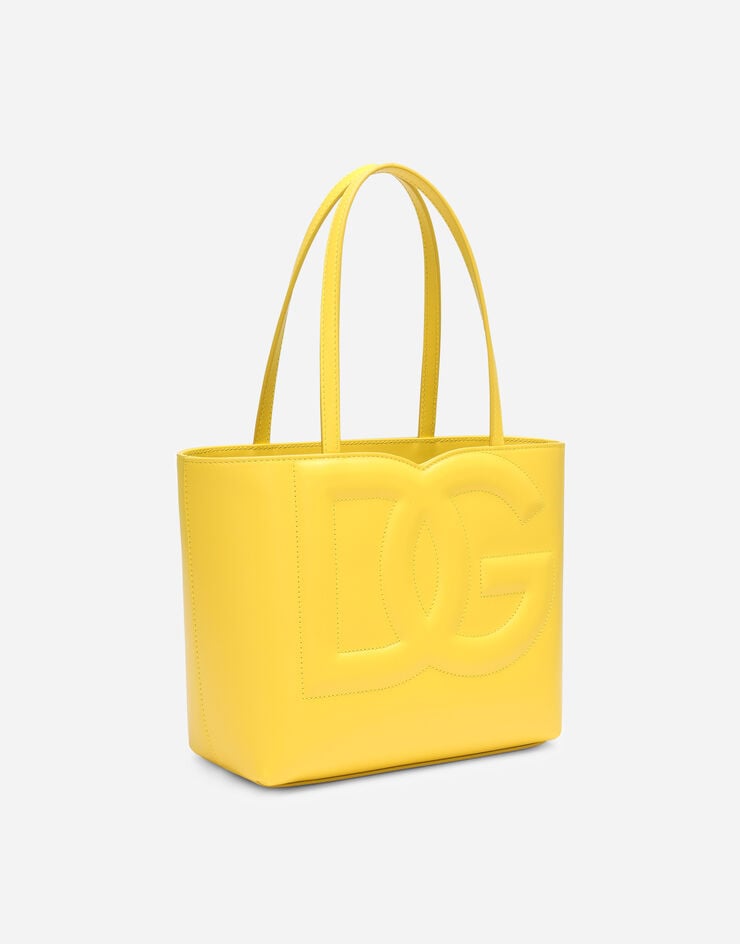 Dolce & Gabbana حقيبة تسوق صغيرة من جلد عجل بشعار DG أصفر BB7337AW576