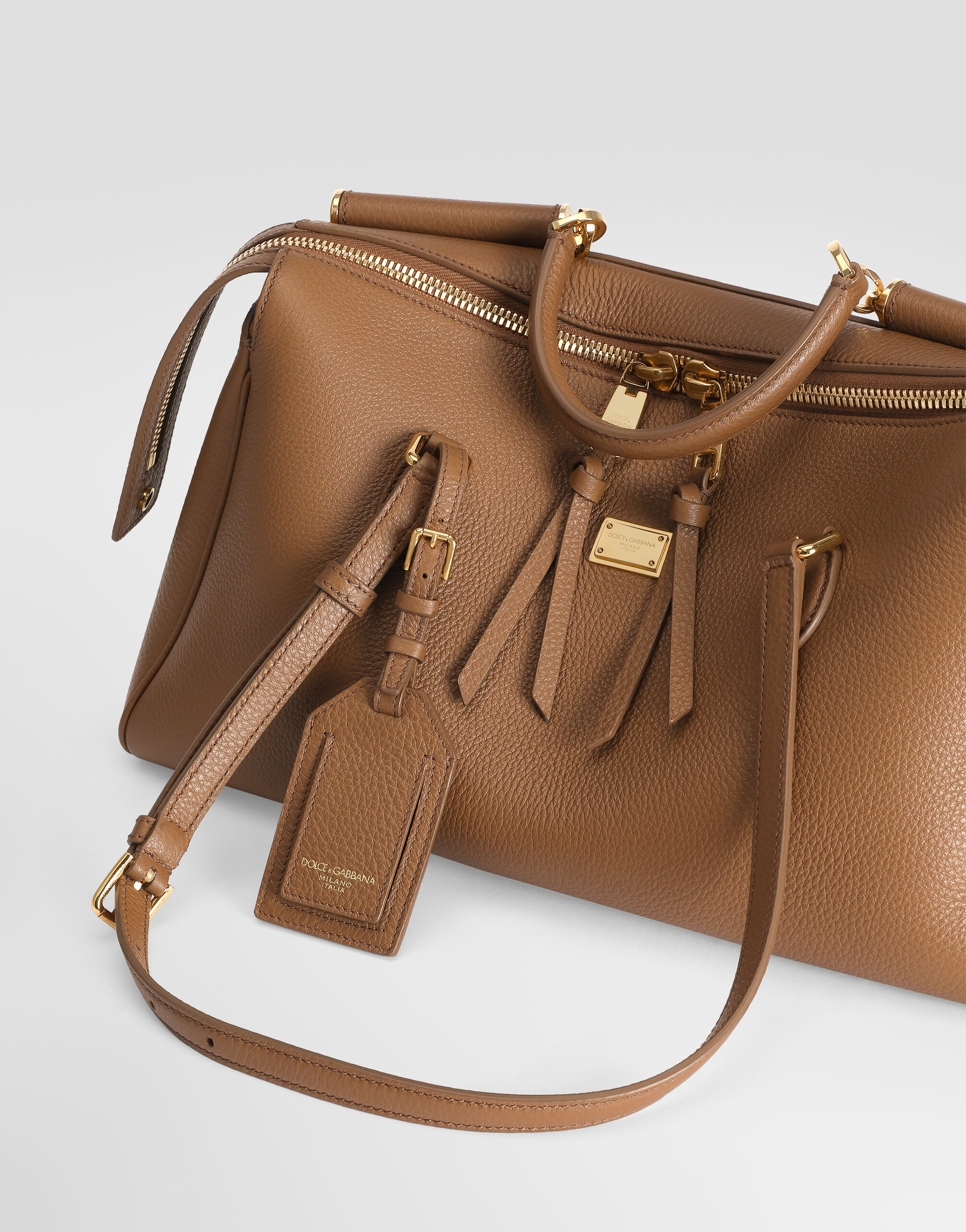 Brownのウィメンズ Medium Vittoria handbag in calfskin | Dolce&Gabbana®