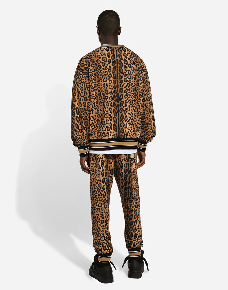 Dolce & Gabbana Sudadera con cuello redondo y crespo estampado leopardo con placa Estampado G9AHSTII7B4