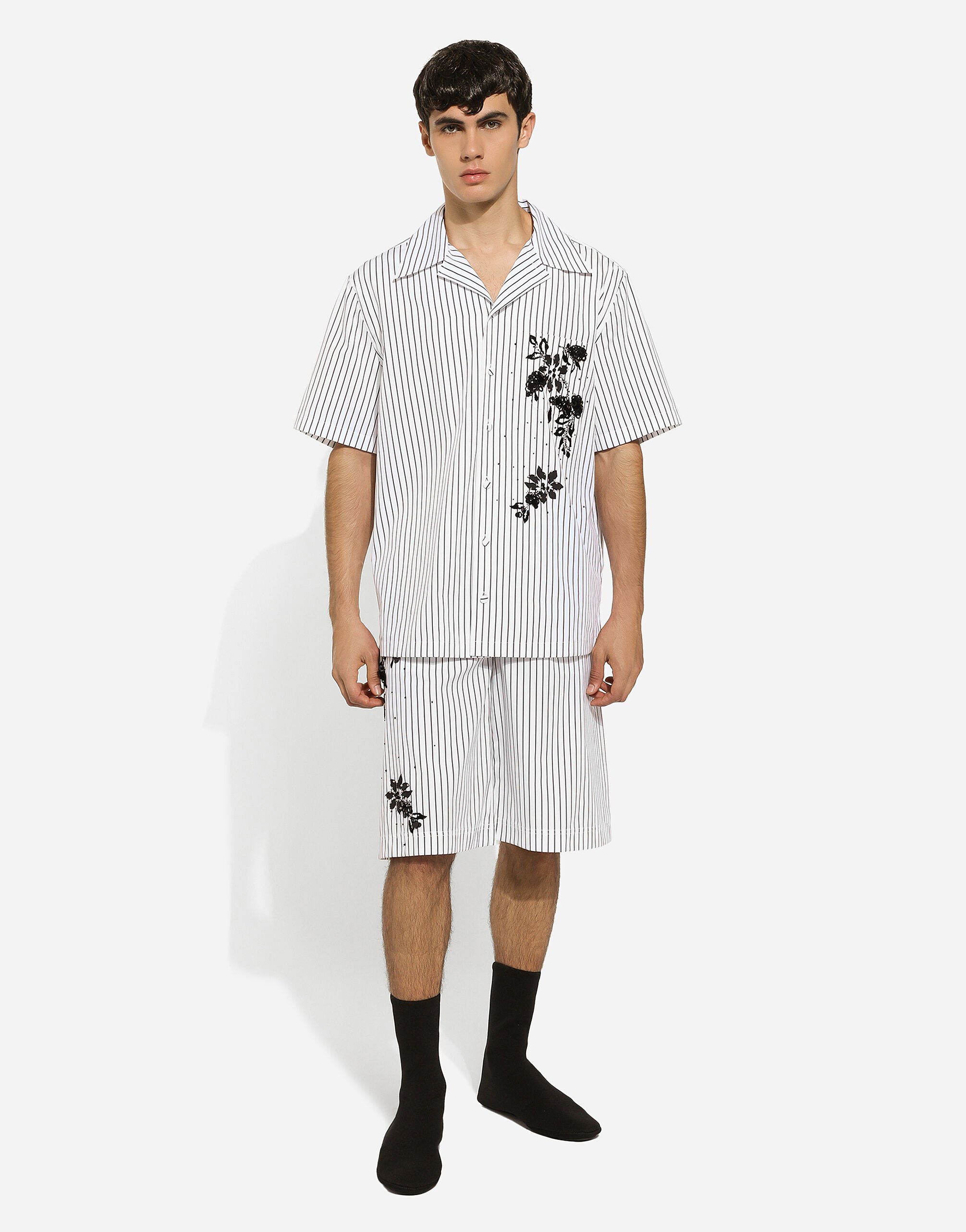 ホワイトのメンズ Striped poplin shorts with embroidery
