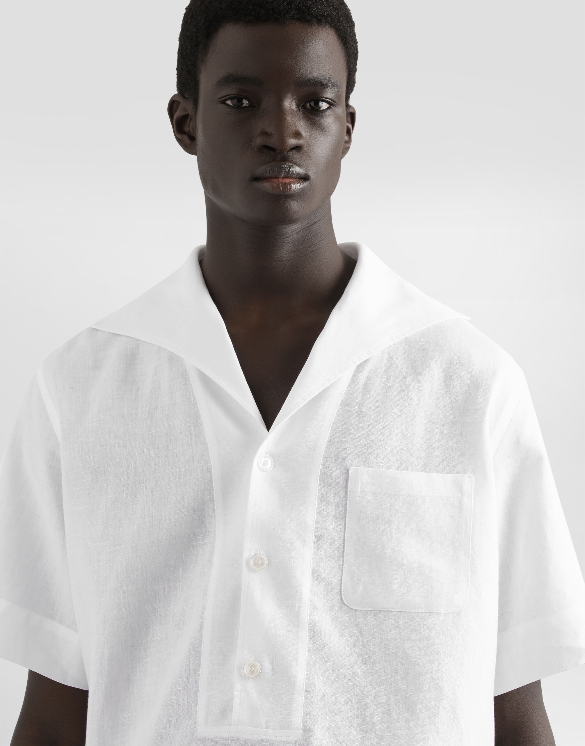 Three-button short-sleeved linen shirt in White for Men