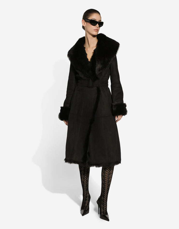 Dolce & Gabbana معطف شيرلينغ بحزام أسود F0E2SLFUP87