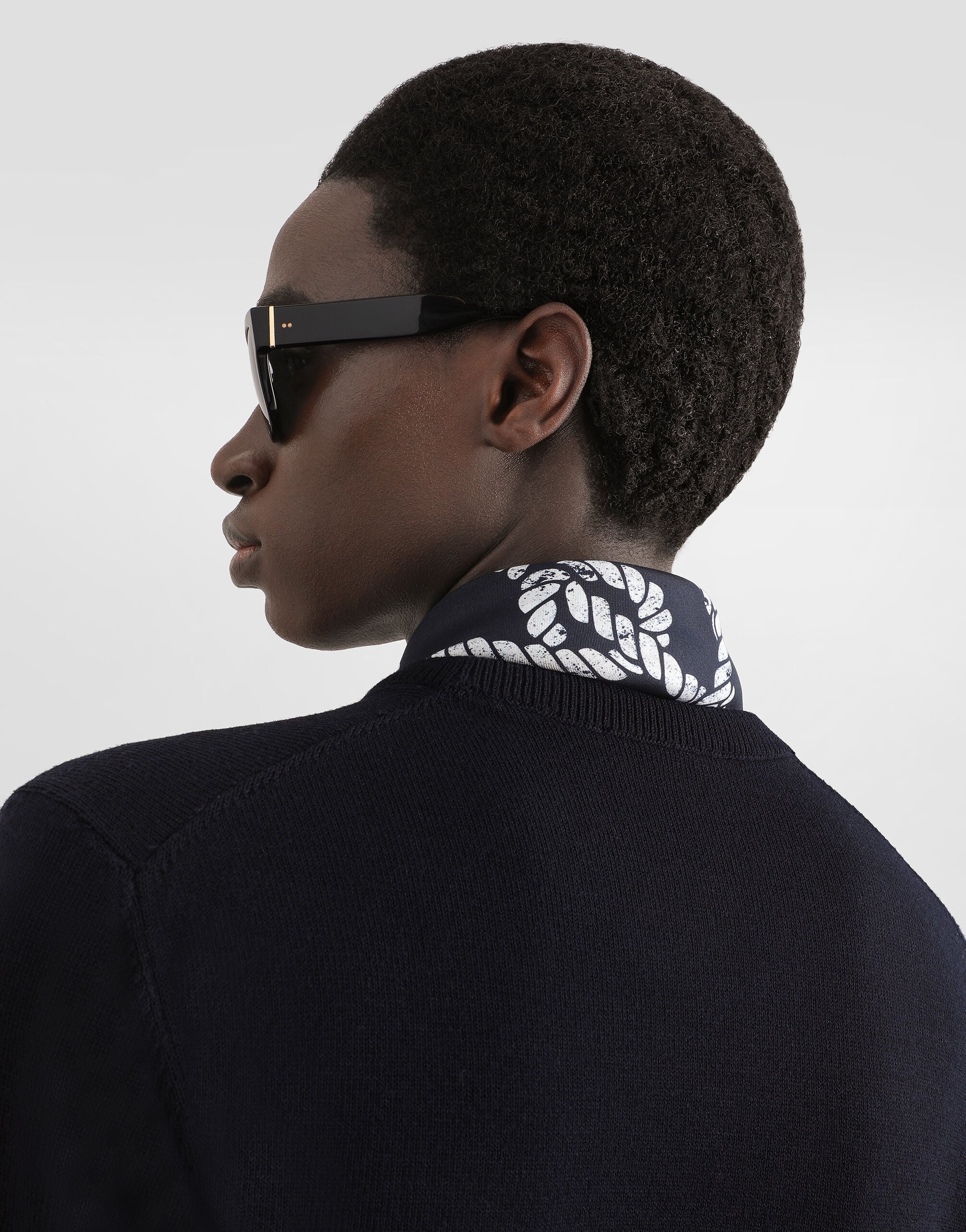 新品 タグ付き DOLCE&GABBANA ポロネックレイヤード チュールニット Smooth knit pullover with embroidery in Blue for Men