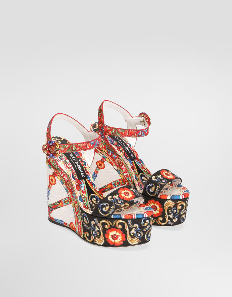 111 Dolce & Gabbana   