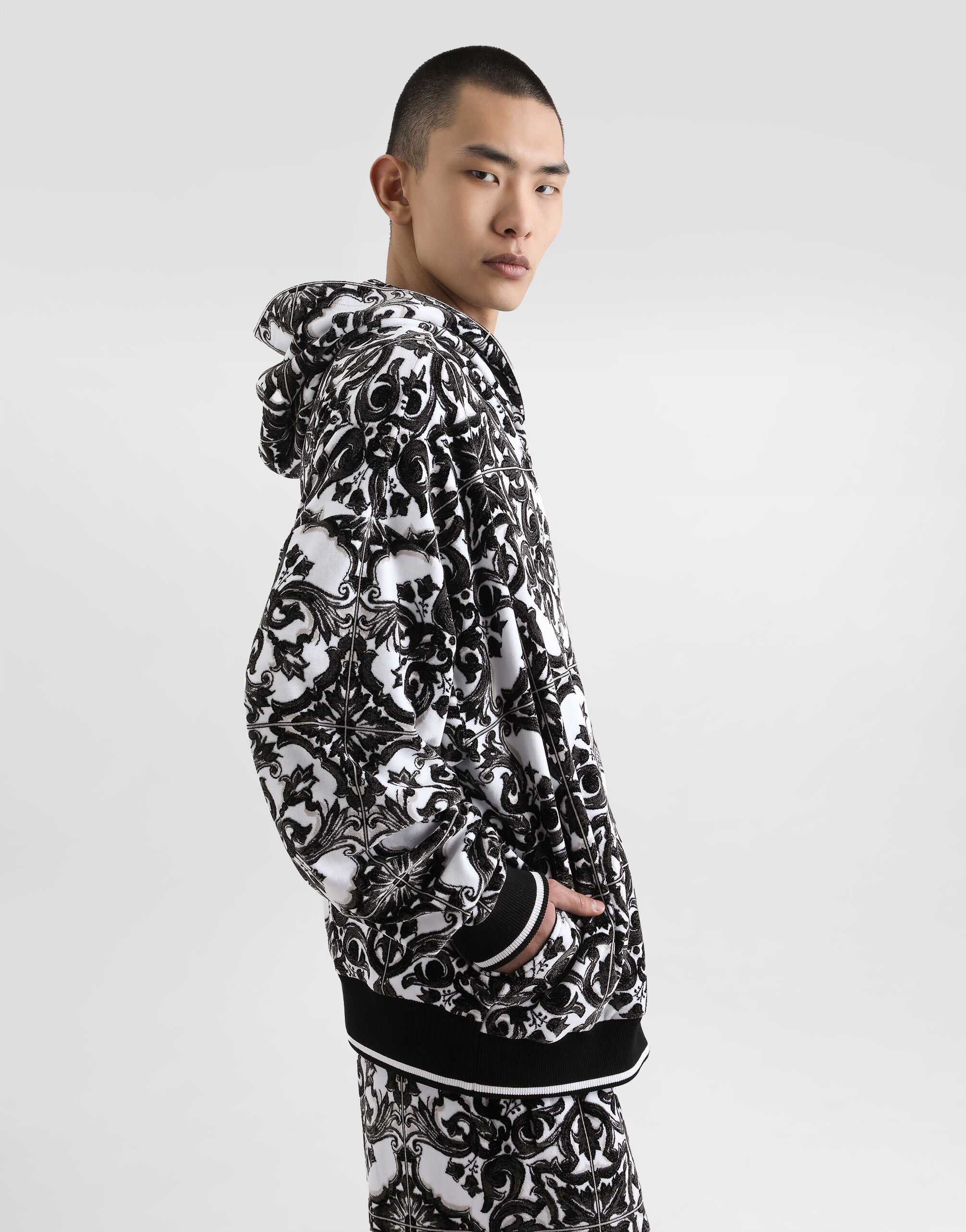 び*く様 Dolce&Gabbana×KimKardashianコラボ 大判シル Majolica-print jacquard chenille hoodie in Multicolor for Men