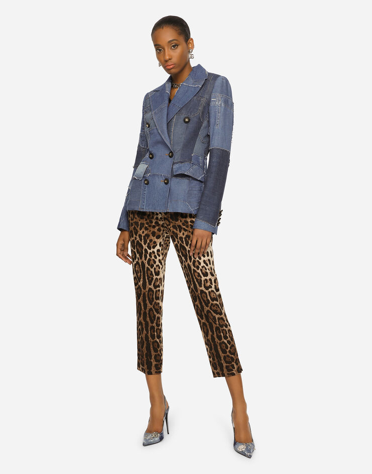 Dolce & Gabbana Pantalón de dril con estampado de leopardo Estampado Animalier FTAGNTFSFAG