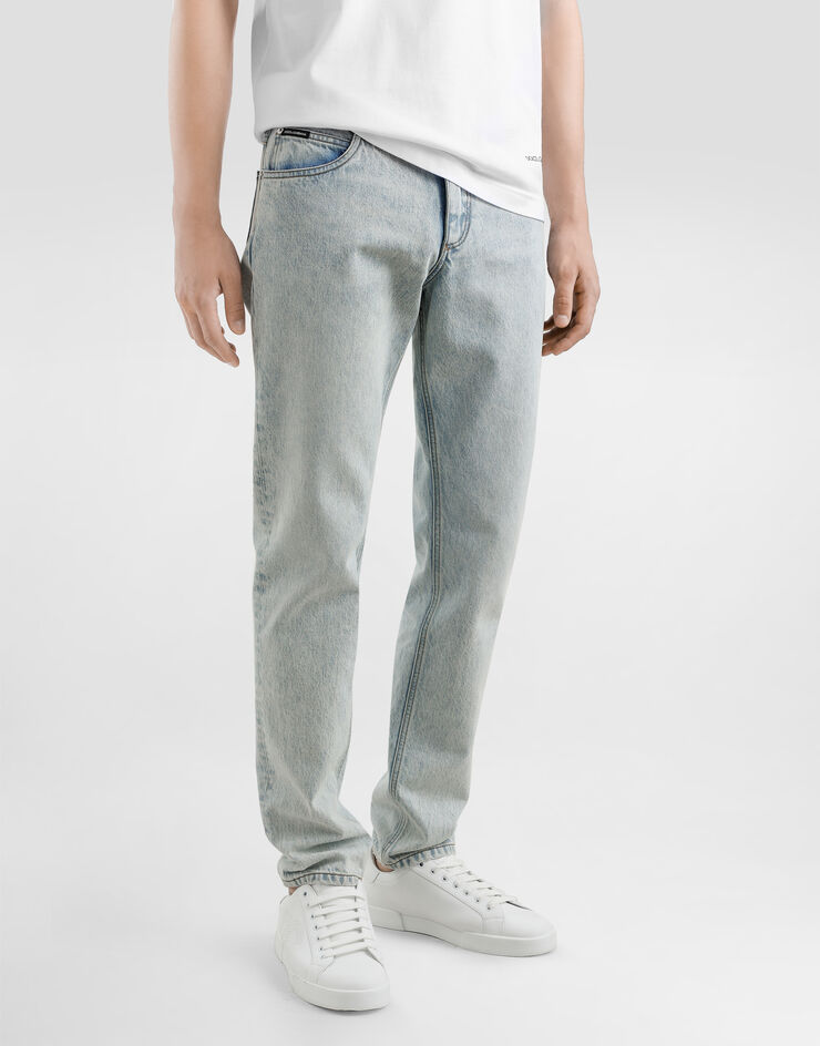 Dolce & Gabbana Jeans Regular aus Baumwolle mit Plakette Mehrfarbig GYJCCDG8MU1