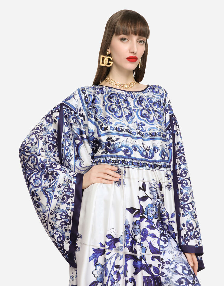 Dolce & Gabbana قفطان من تويل حريري بطبعة مايوليكا متعدد الألوان F6ALQTHI1BM