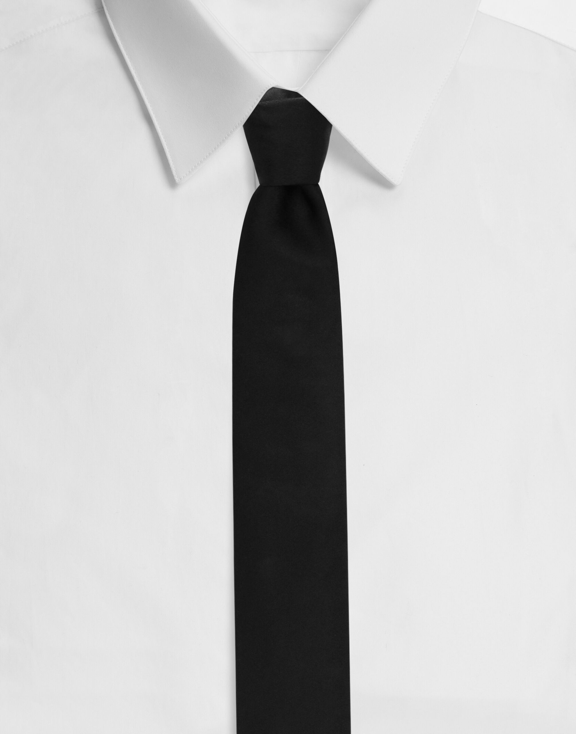 Dolce & Gabbana ربطة عنق مارتيني من حرير ساتان أبيض GT147EG0UBU