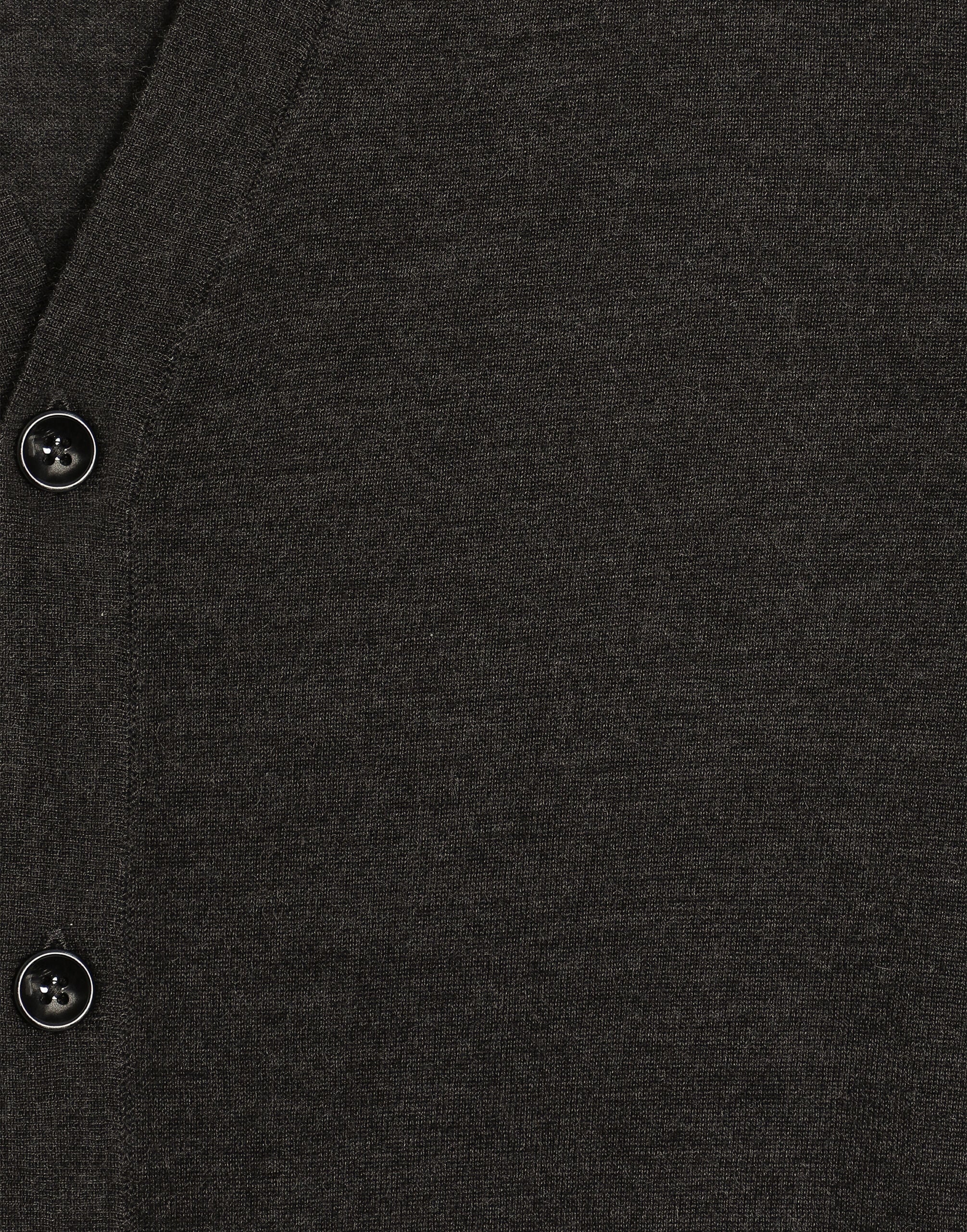 Cashmere cardigan with buttons