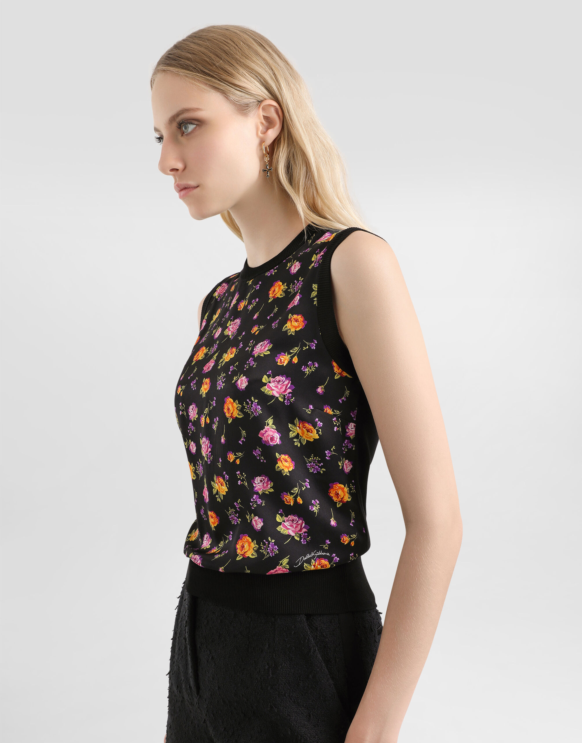 Small rose bouquets-print silk tank top in Multicolor for Women
