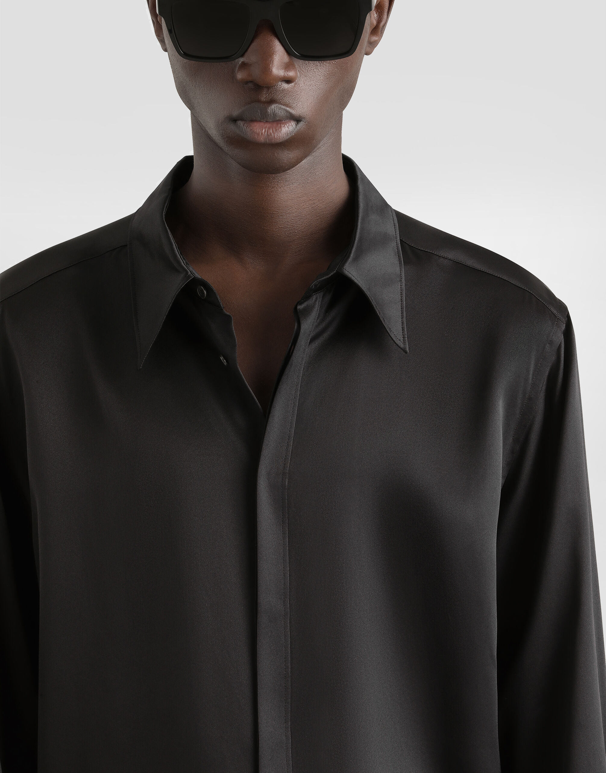 Silk satin Martini-fit shirt in Black for Men | Dolce&Gabbana®