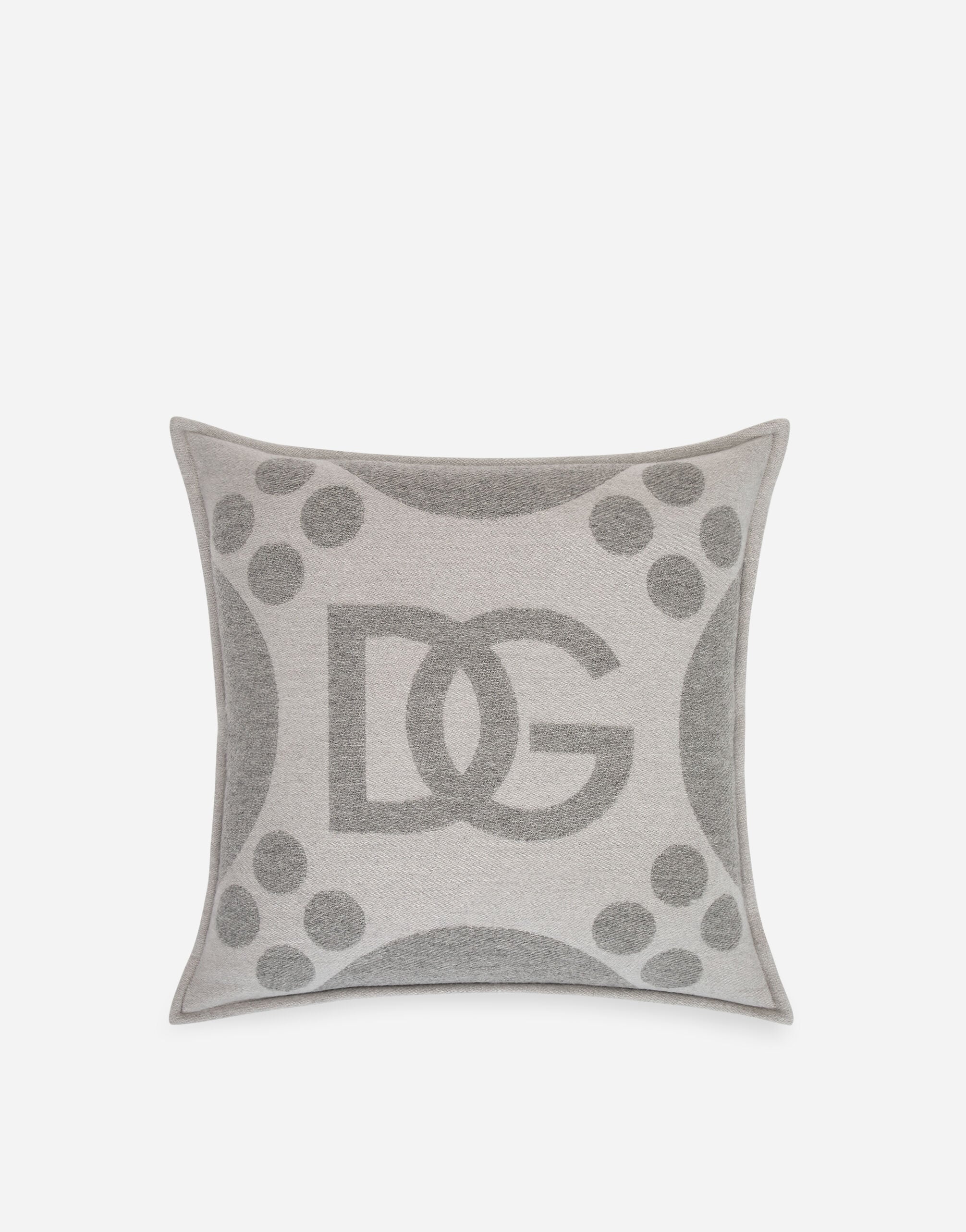Decorative pillows living room | Dolce&Gabbana®