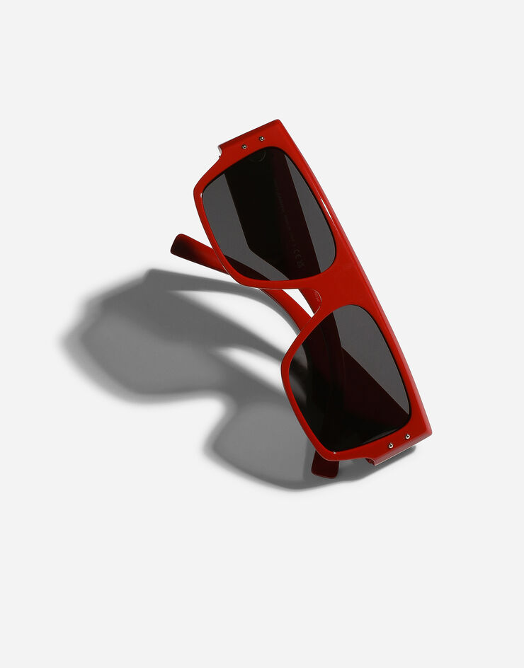Dolce & Gabbana نظارة شمسية DNA أحمر VG4459VP687