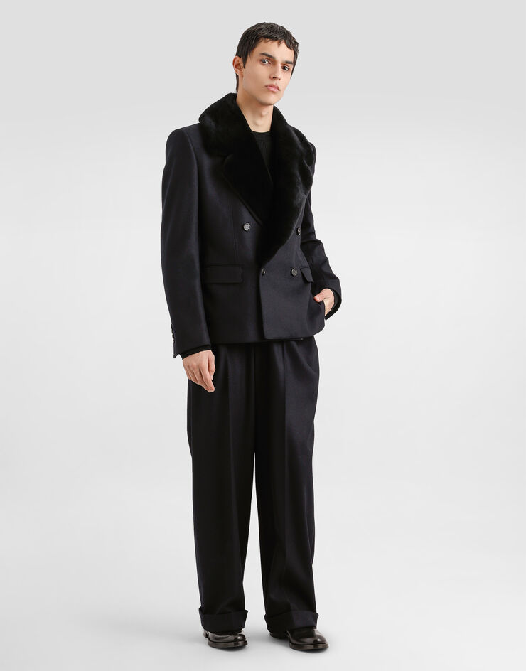 Dolce & Gabbana Zweireihige Jacke mit Kragen in Pelzoptik Black G2VK3ZHU2A8