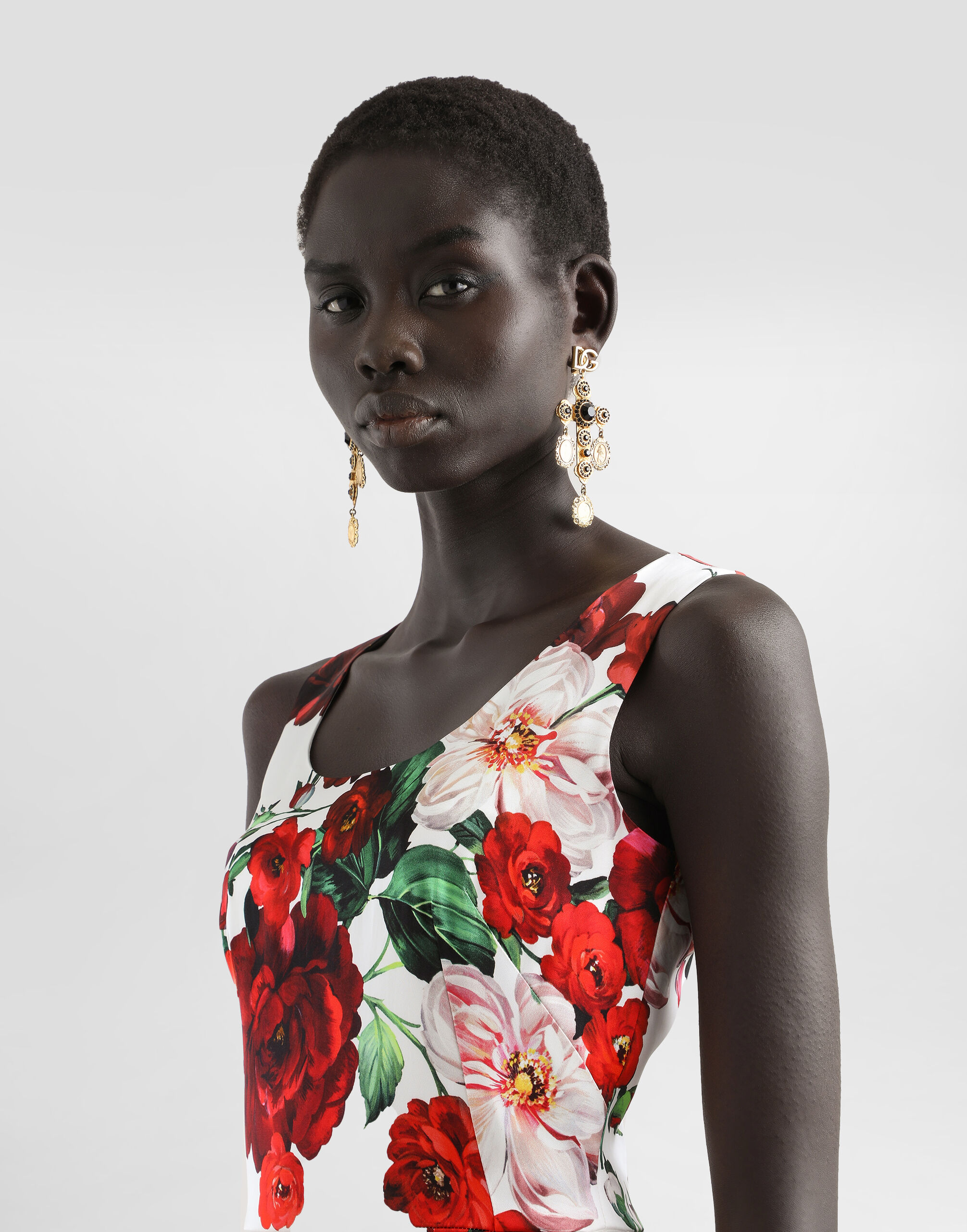 Sleeveless satin calf-length dress with rose print in Print for