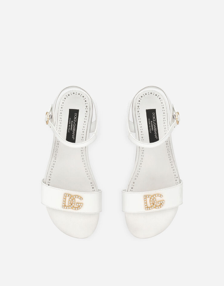 Dolce & Gabbana Sandale aus Lackleder Weiss D11048A1153