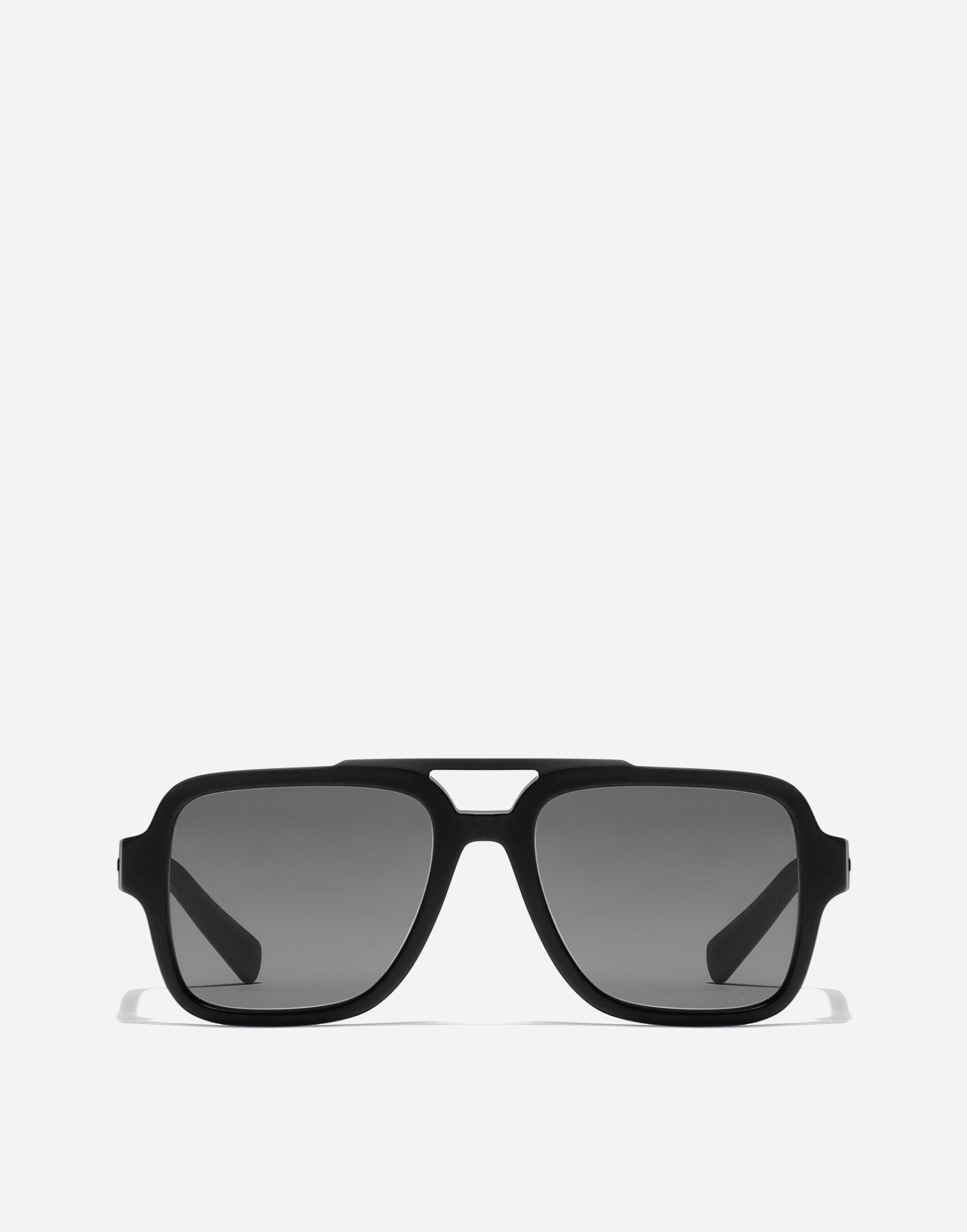 DOLCE＆GABBANAサングラス メンズ サングラス：様々なフォルムと色遣い | DG®