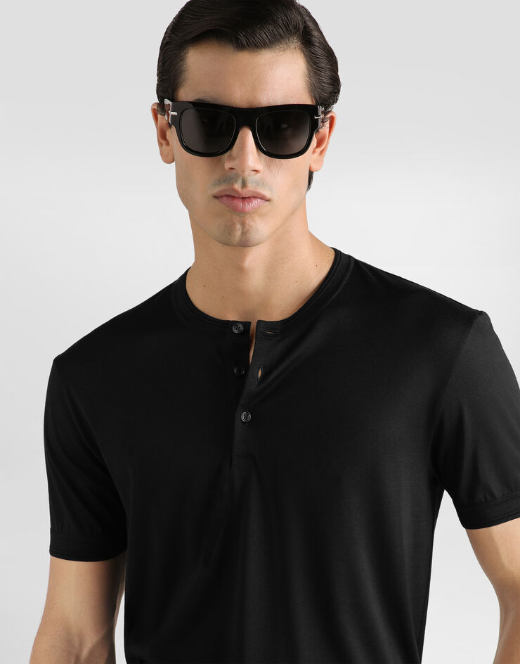 Dolce & Gabbana Camiseta serafino en seda Dolce & Gabbana Camiseta serafino en seda Black G8QK3TG7P0F