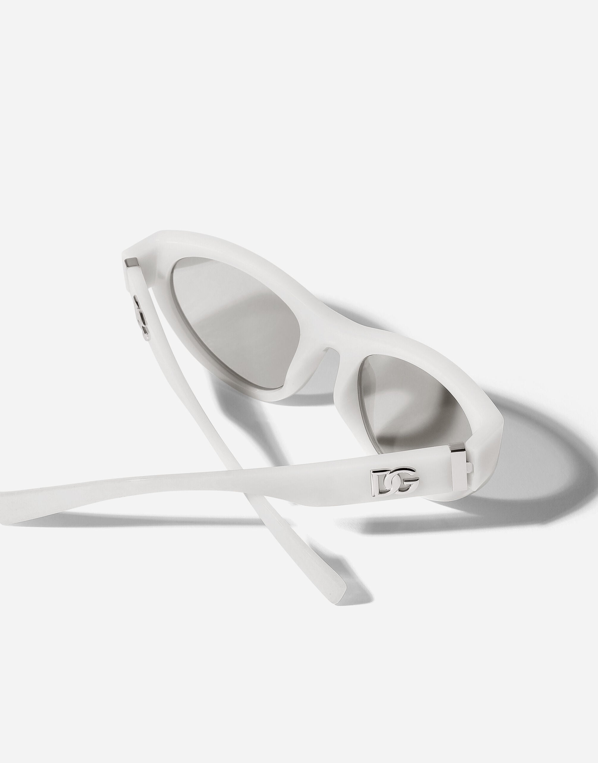 Milky whiteのウィメンズ DG Crossed サングラス | Dolce&Gabbana®