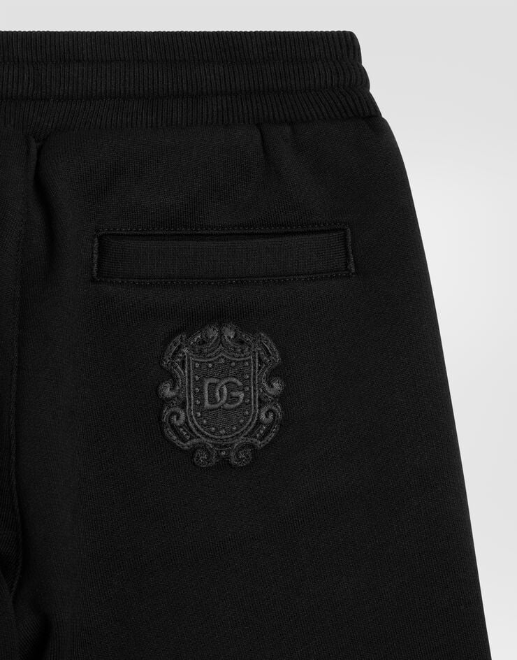 Dolce & Gabbana Bermudas en felpa con parche Dolce & Gabbana Bermudas en felpa con parche Black L4JQXVG7QK2