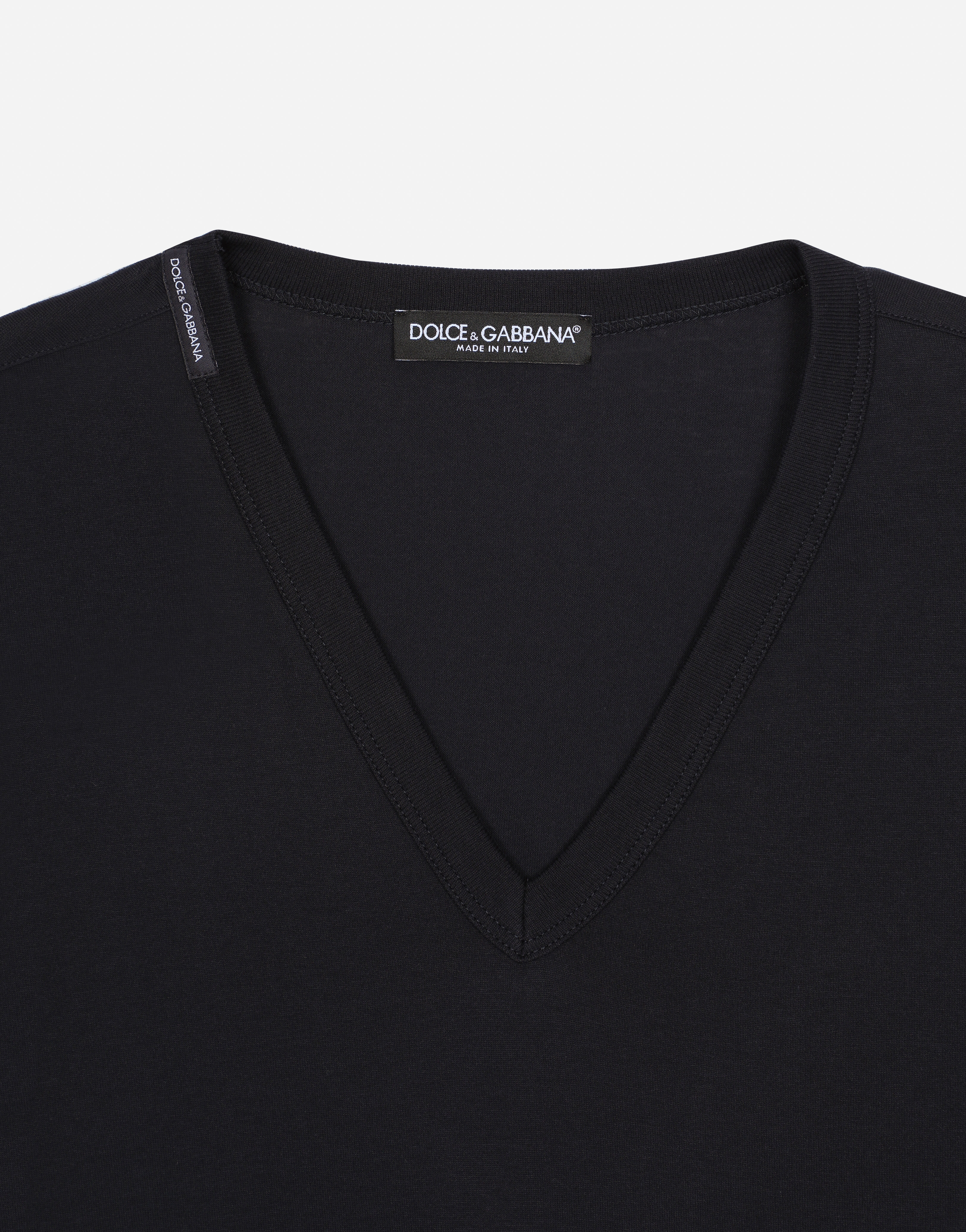 T shirt scollo v on sale
