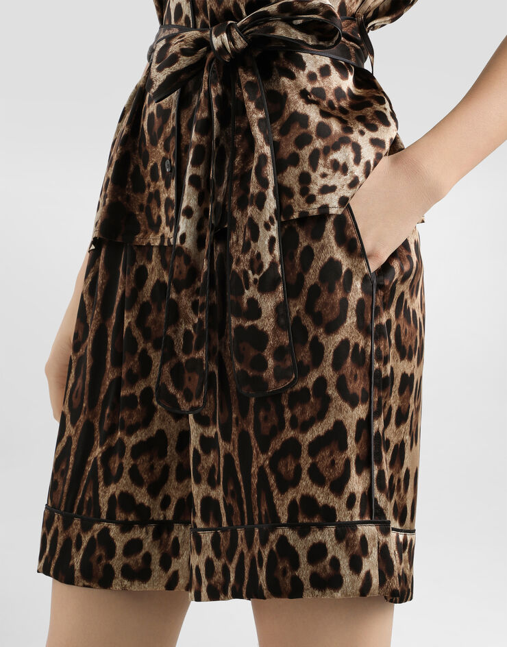 Dolce & Gabbana Short en soie Imprimé Animalier FTAM7TFSAXY