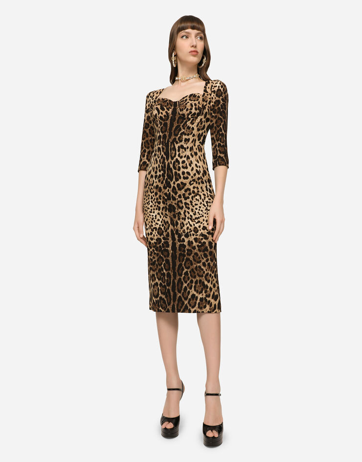 Dolce & Gabbana Longuette-Kleid aus Cady Leoprint Mehrfarbig F6C1ETFSRKI
