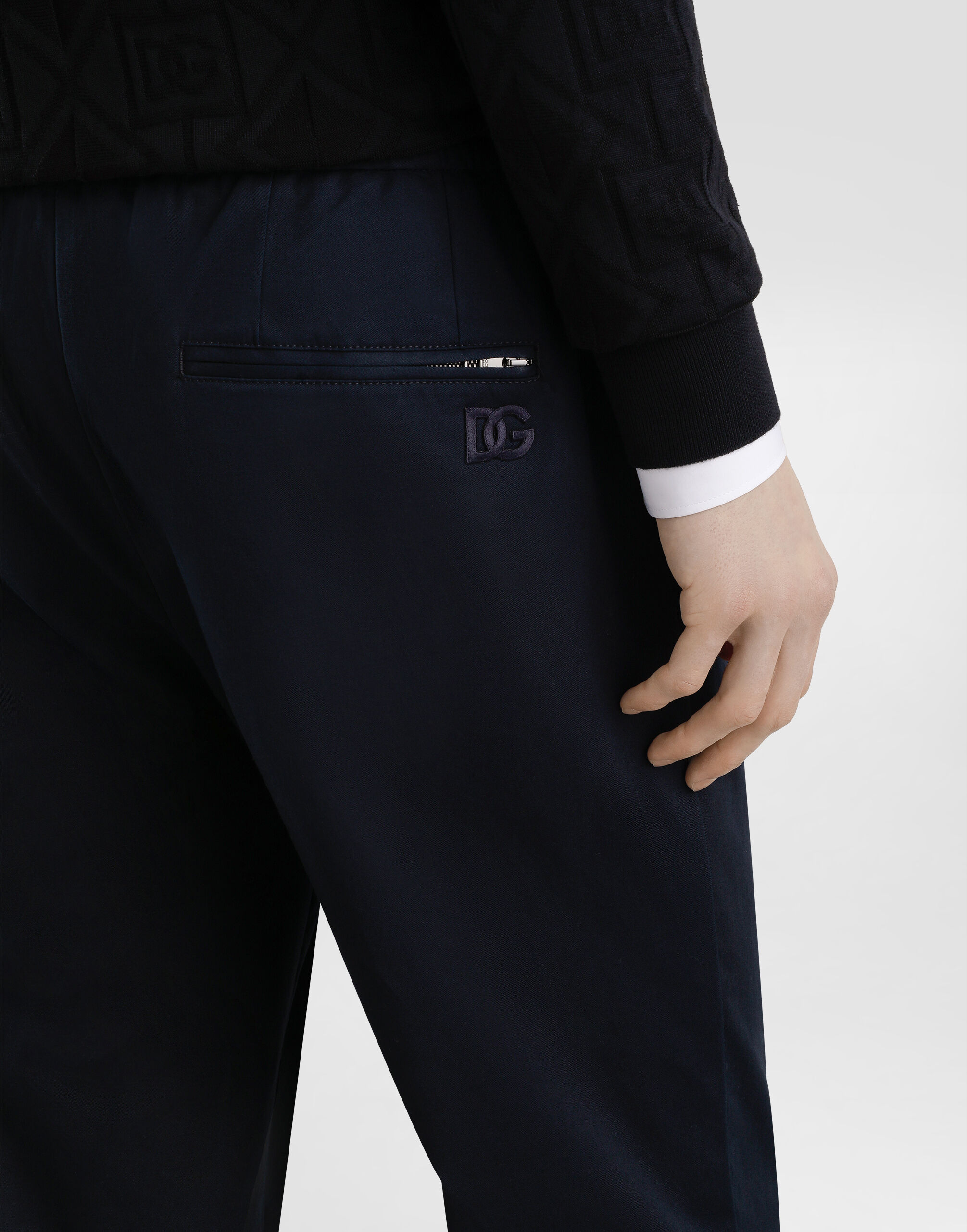 【Dolce&Gabbana】ストレッチコットンパンツ ブラックのメンズ コットン カーゴパンツ | Dolce&Gabbana®