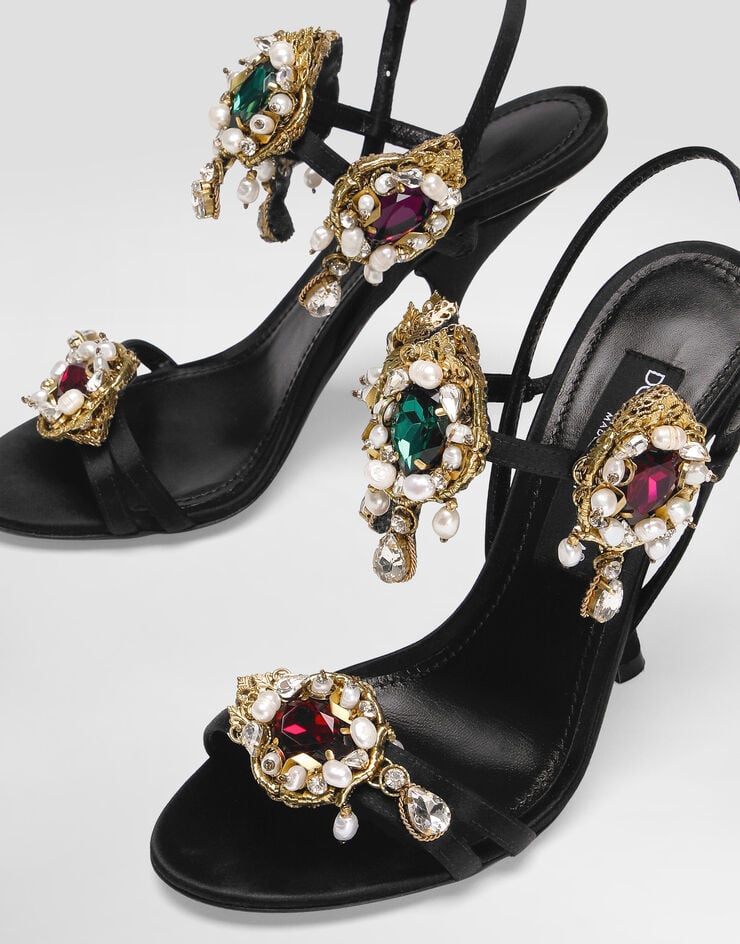 111 Dolce & Gabbana   