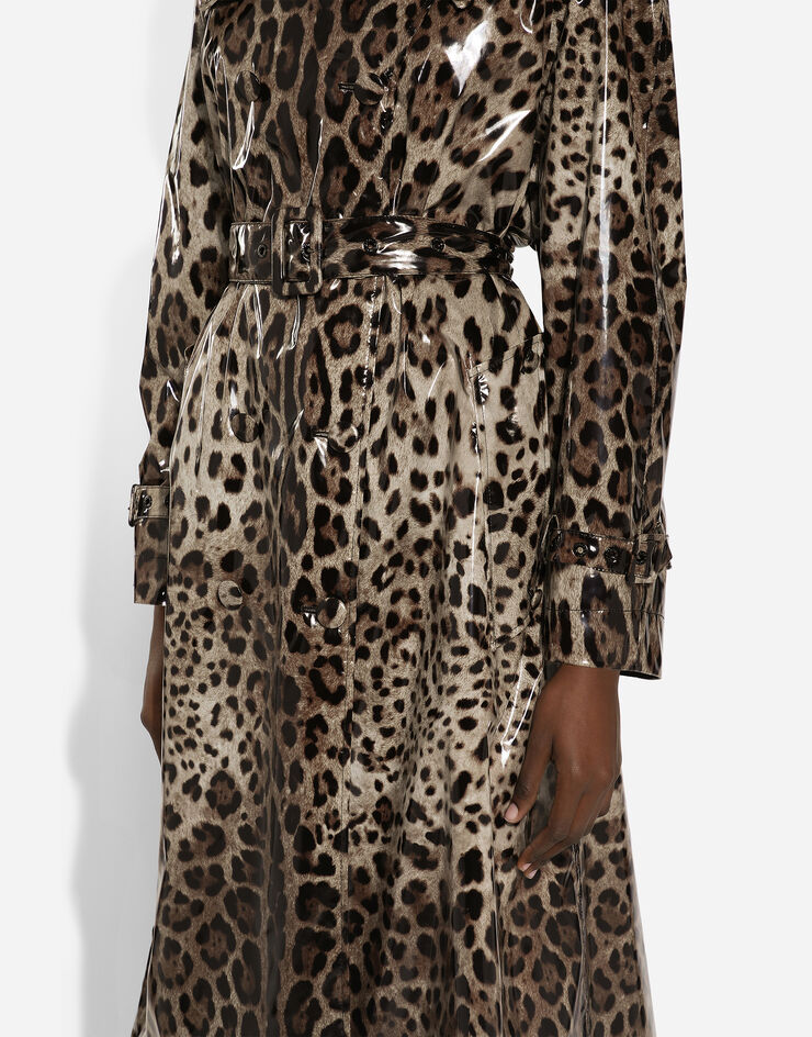 Dolce & Gabbana Trenchcoat aus beschichtetem Satin Leoprint Print F0D1NTFSRNH