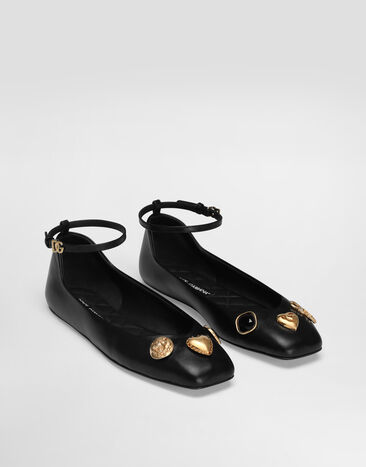 Dolce & Gabbana Ballerina aus Leder mit Stickereien Schwarz CB0269AO033