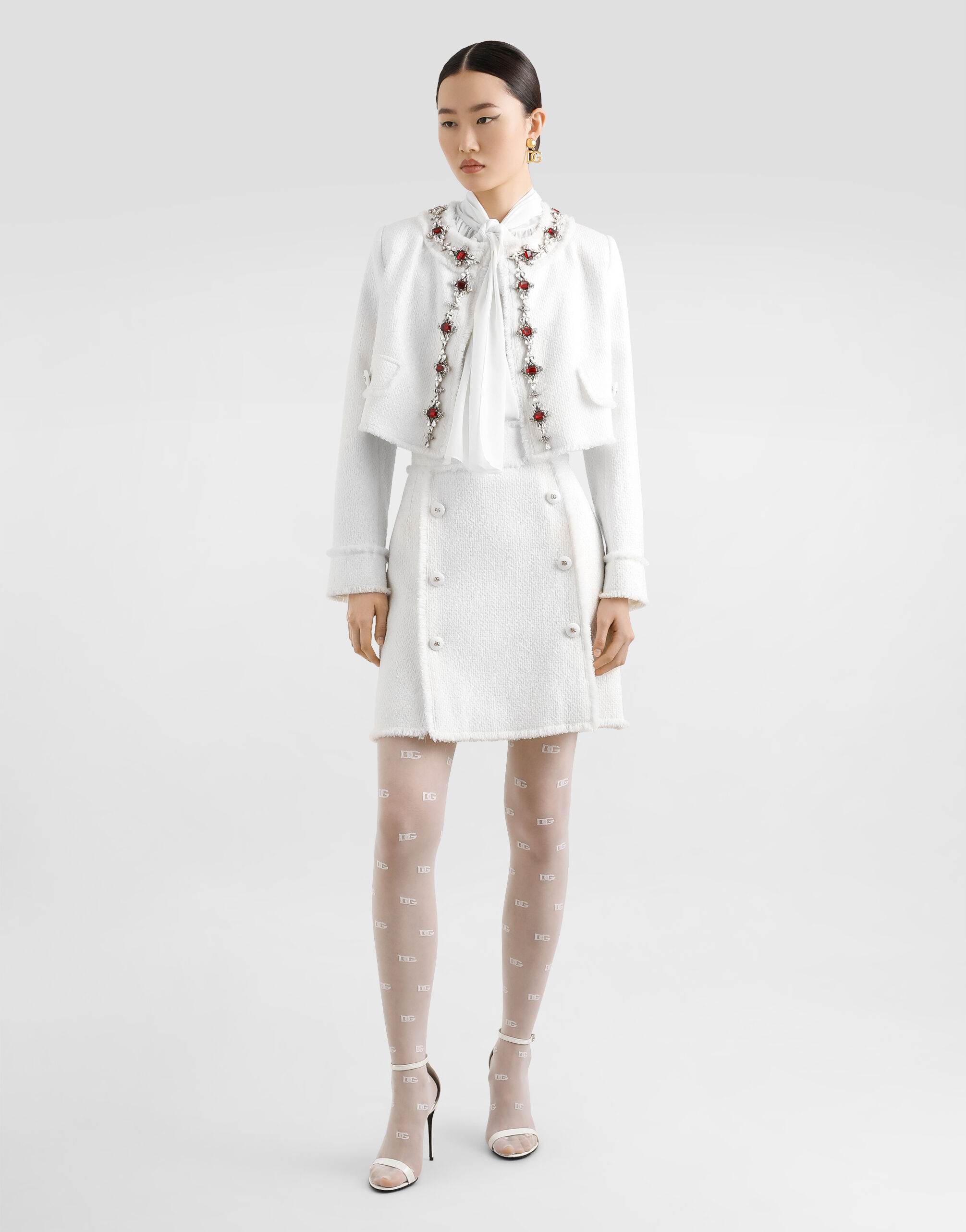 Whiteのウィメンズ Short tweed jacket with jewel embroidery
