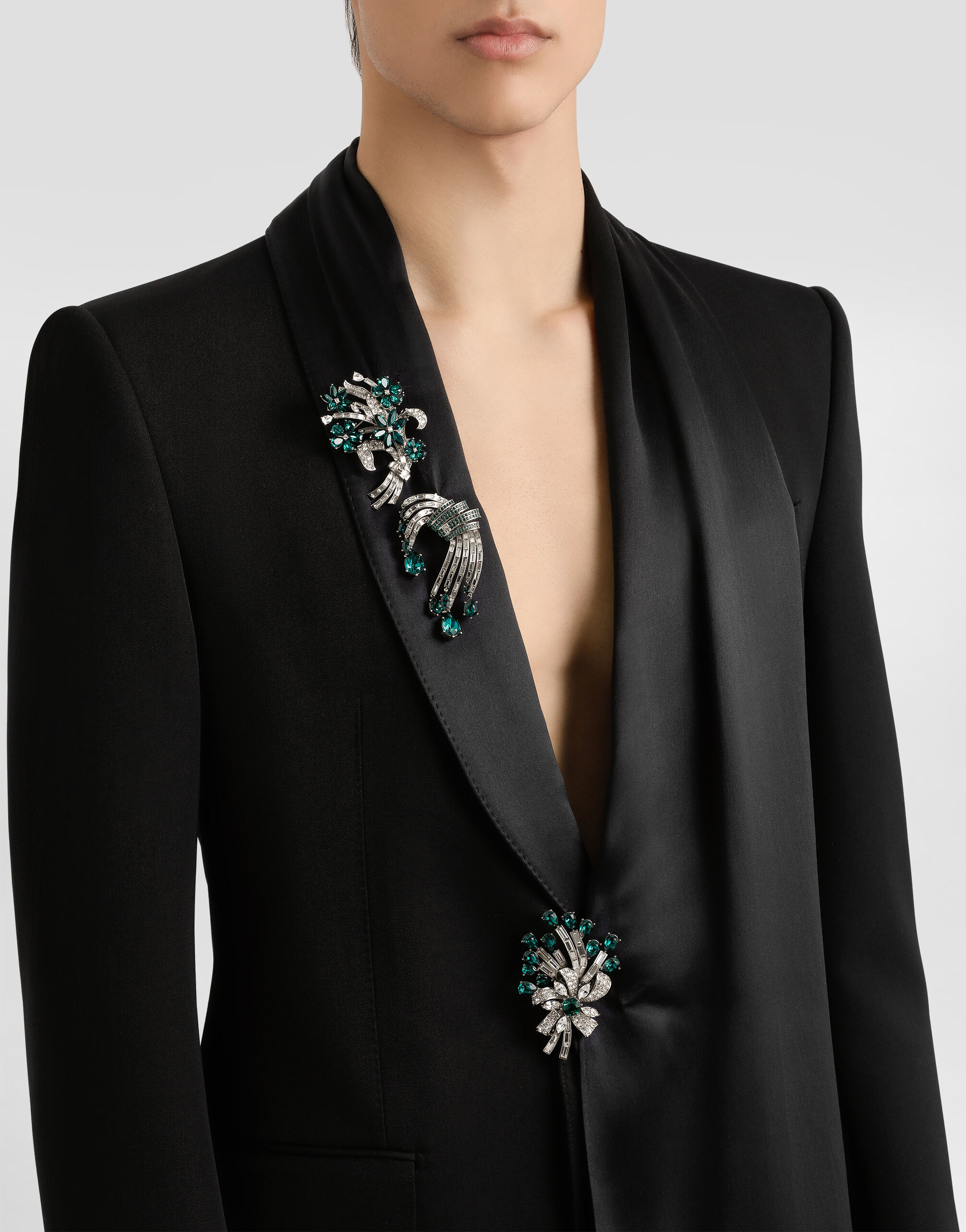 DOLCE&GABBANA モチーフ タッセル ブローチ ケース付 Floral brooch with rhinestones in Green for Men | Dolce&Gabbana® US