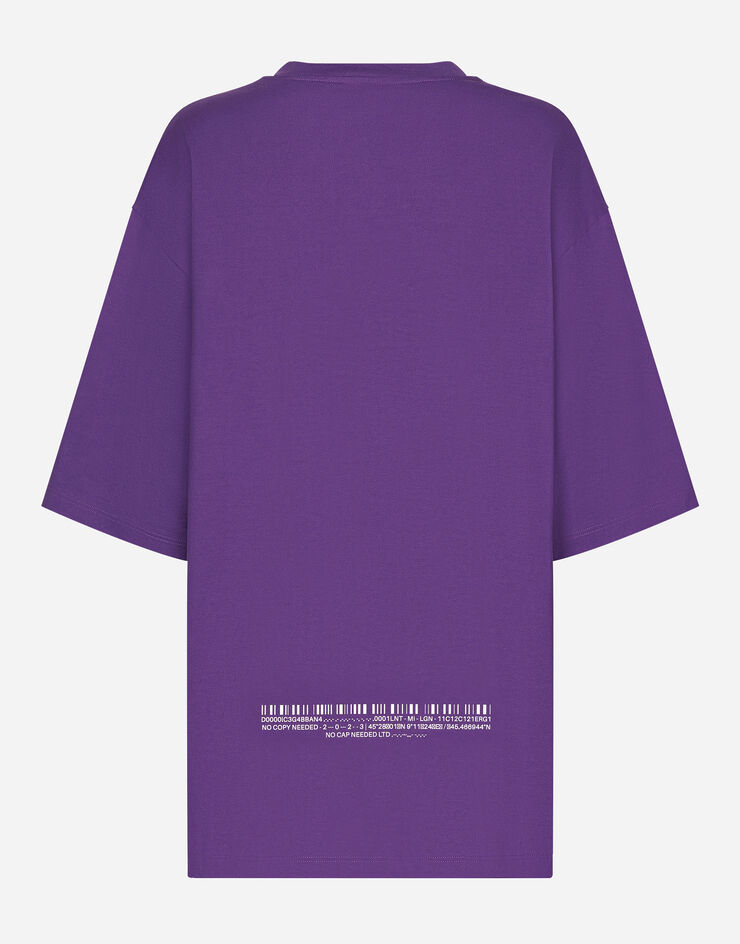 Dolce & Gabbana Kurzarm-T-Shirt mit Rundhalsausschnitt aus Baumwolljersey mit Print DGVIB3:<br>• Grün<br>• Rundhalsausschnitt<br>• Weite kurze Ärmel<br>• Weite Passform<br>• Der Artikel hat bei Größe S IT eine Länge von 79 cm ab der hinteren Mitte<br>• Das Model ist 175 cm groß und trägt Größe L IT<br>• Made in Italy Violett F8U94TG7K3D