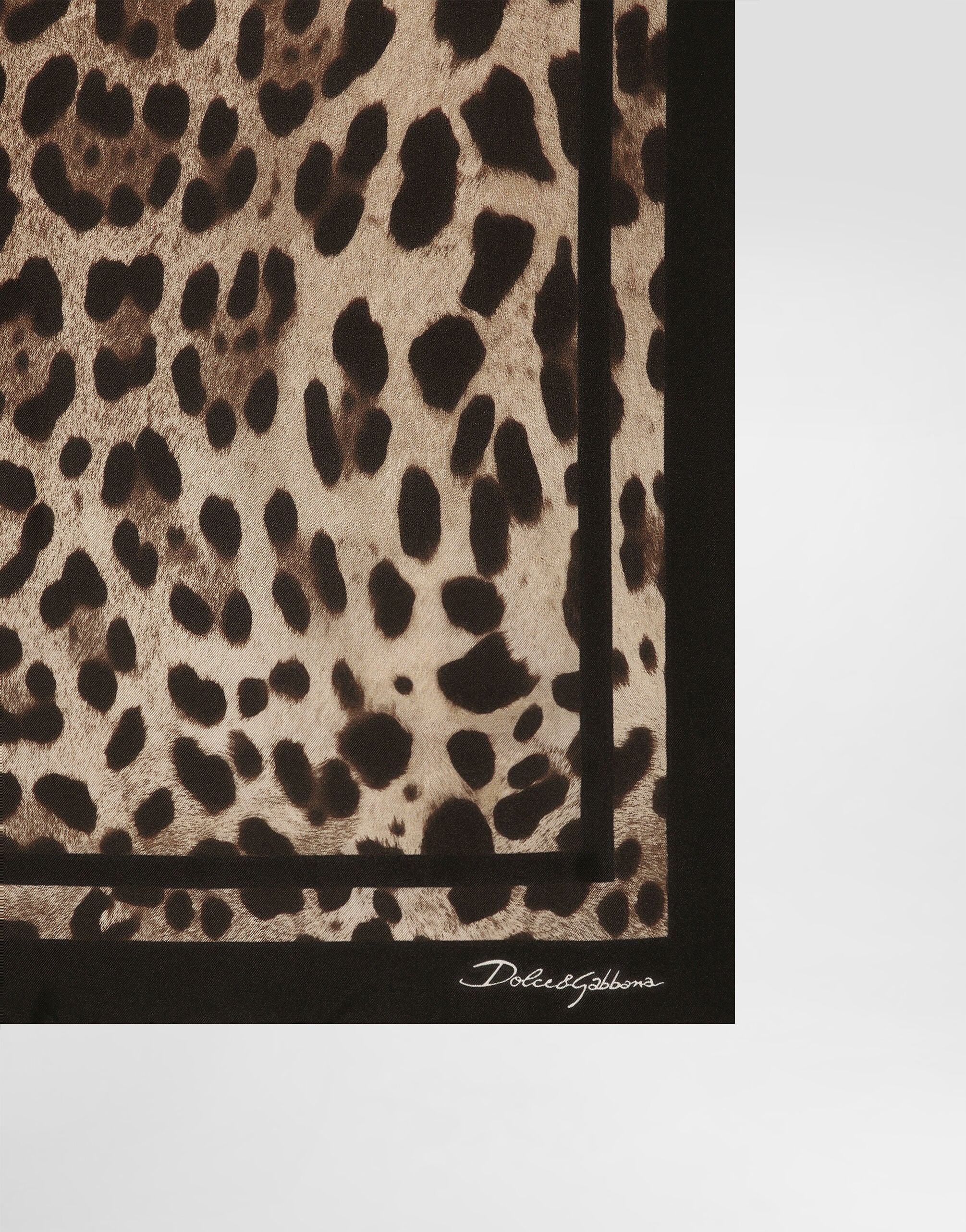 DOLCE&GABBANA - DOLCE&GABBANA シルクレオパード柄 カーディガン Leopard-print silk twill scarf 70x70 in Print for Women