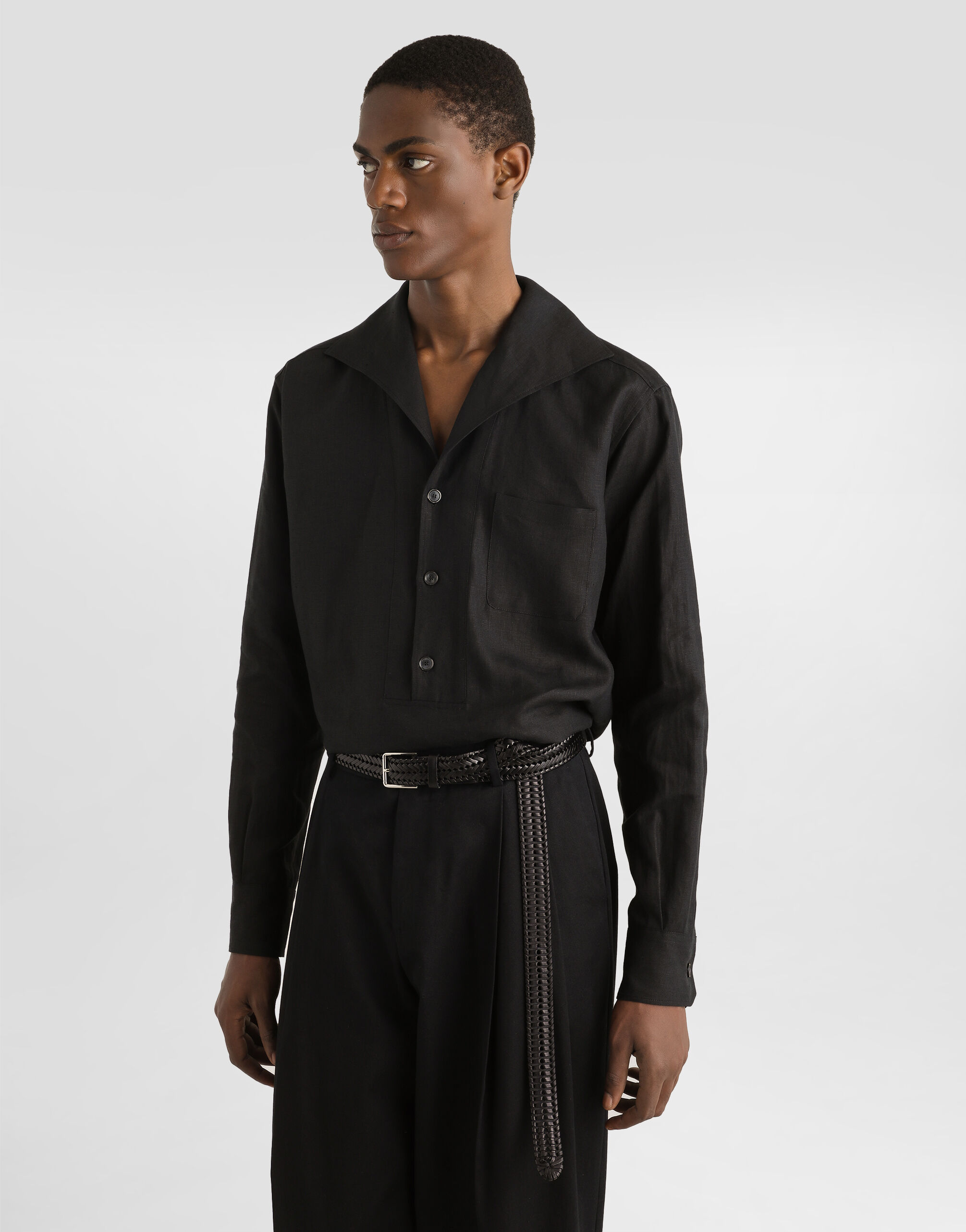 Three-button long-sleeved linen shirt in Black for Men
