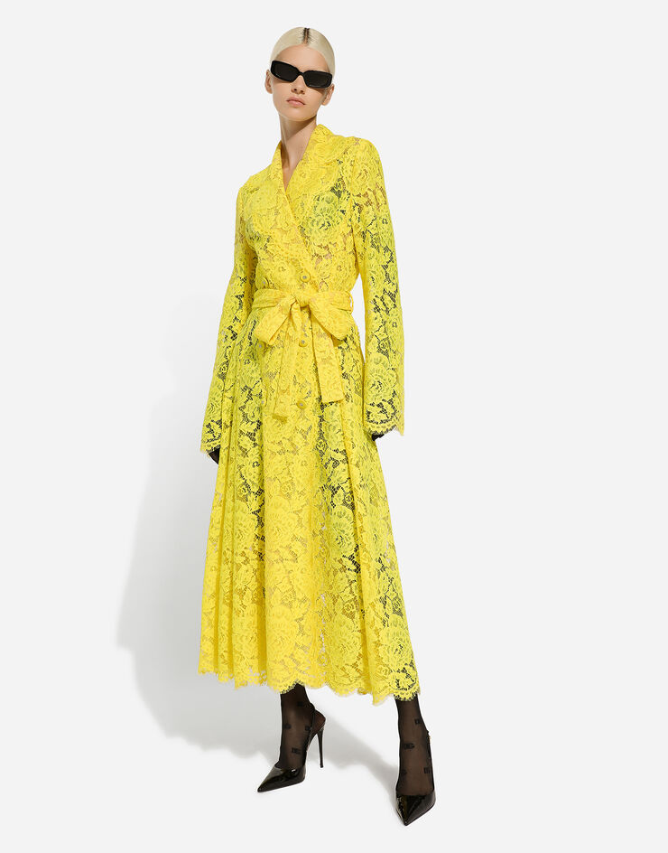 Dolce & Gabbana معطف ترنش موسوم من دانتيل كوردونيتو برسمة زهور أصفر F0W0KTHLM7L