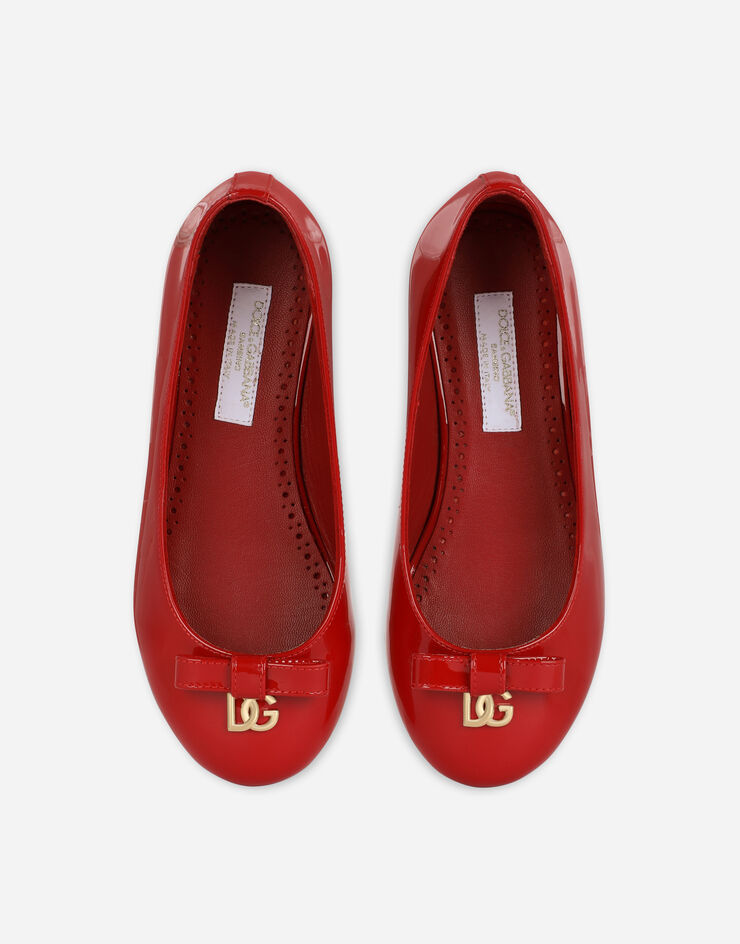 Dolce & Gabbana Ballerines en cuir verni à logo DG en métal Rouge D11141A1328