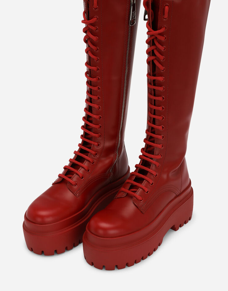 Dolce & Gabbana Stiefel aus gebürstetem Kalbsleder Rot CT0947AI402